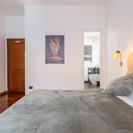 Napolicentro Mare - Sea View Rooms & Suites Exterior foto