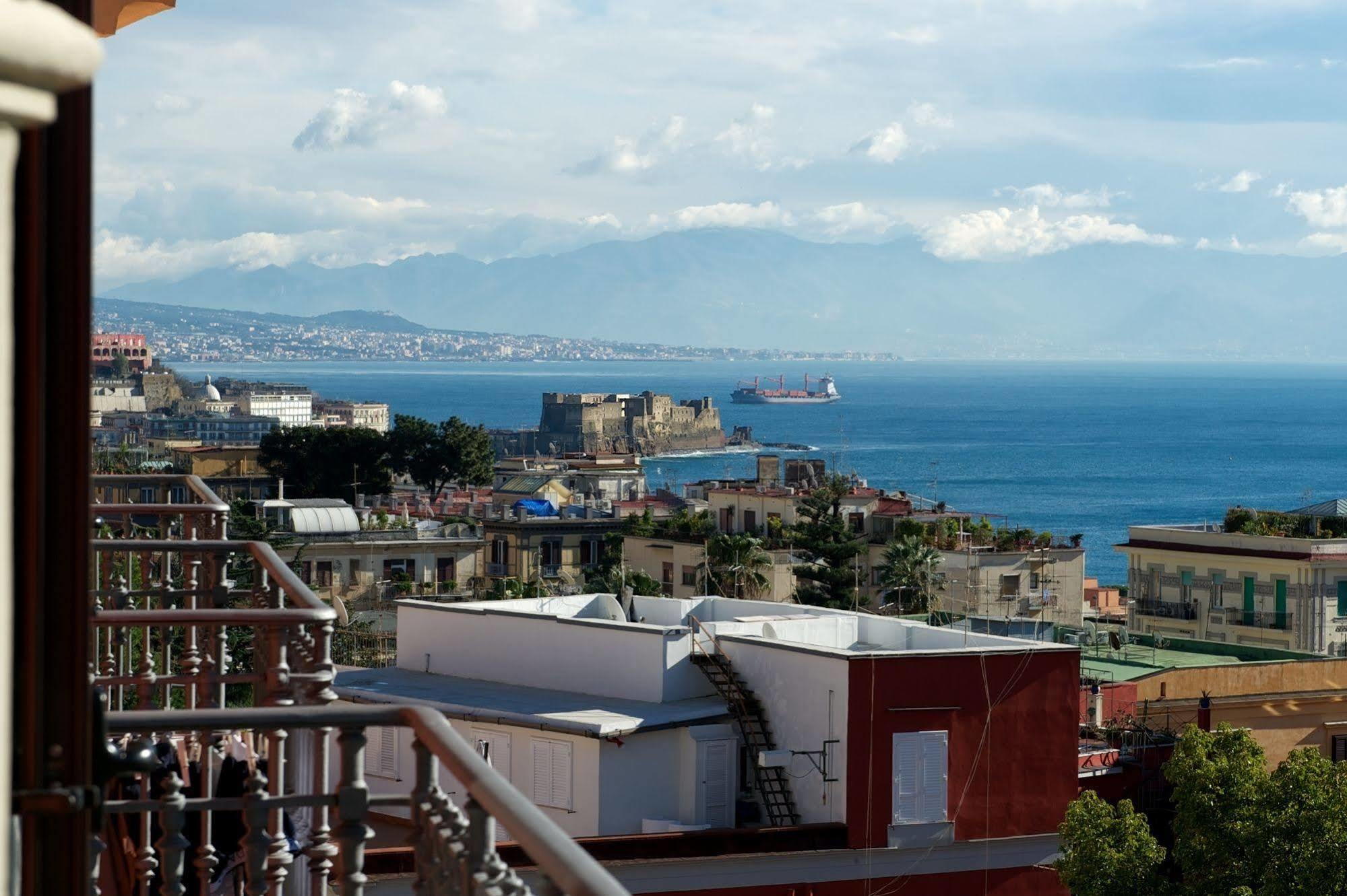 Napolicentro Mare - Sea View Rooms & Suites Exterior foto
