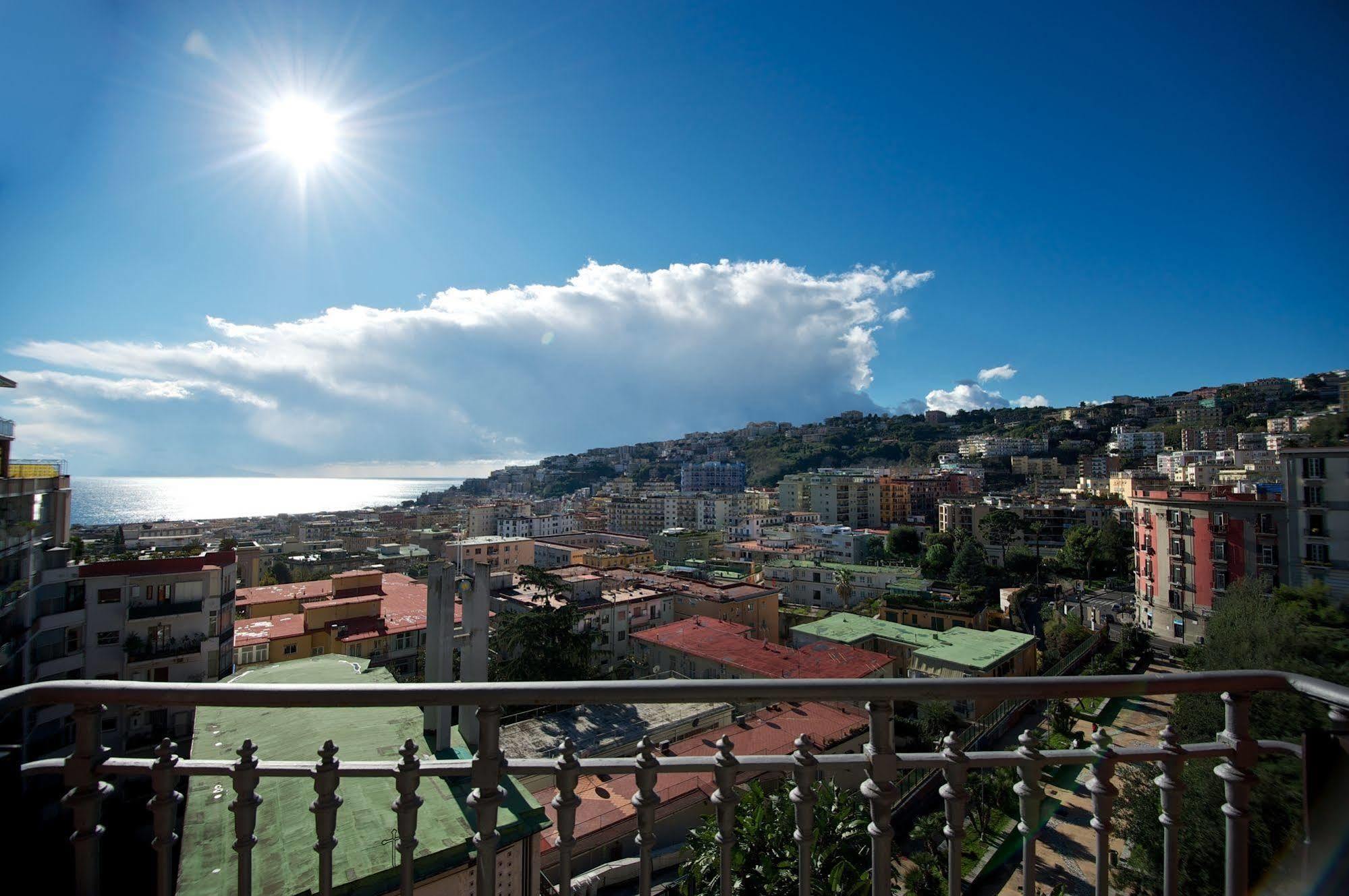 Napolicentro Mare - Sea View Rooms & Suites Exterior foto