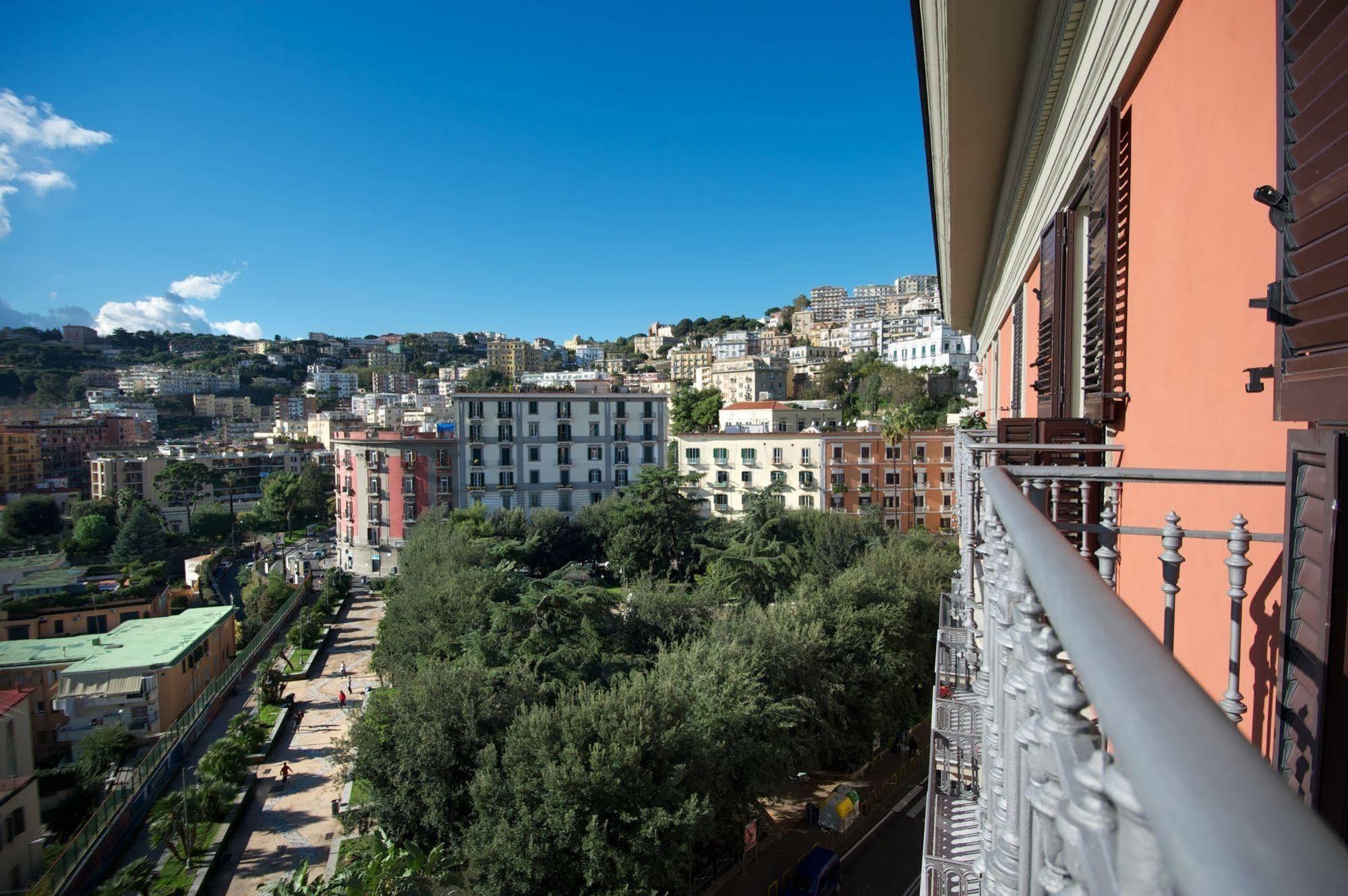 Napolicentro Mare - Sea View Rooms & Suites Exterior foto