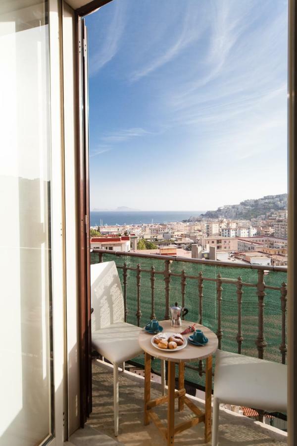 Napolicentro Mare - Sea View Rooms & Suites Exterior foto