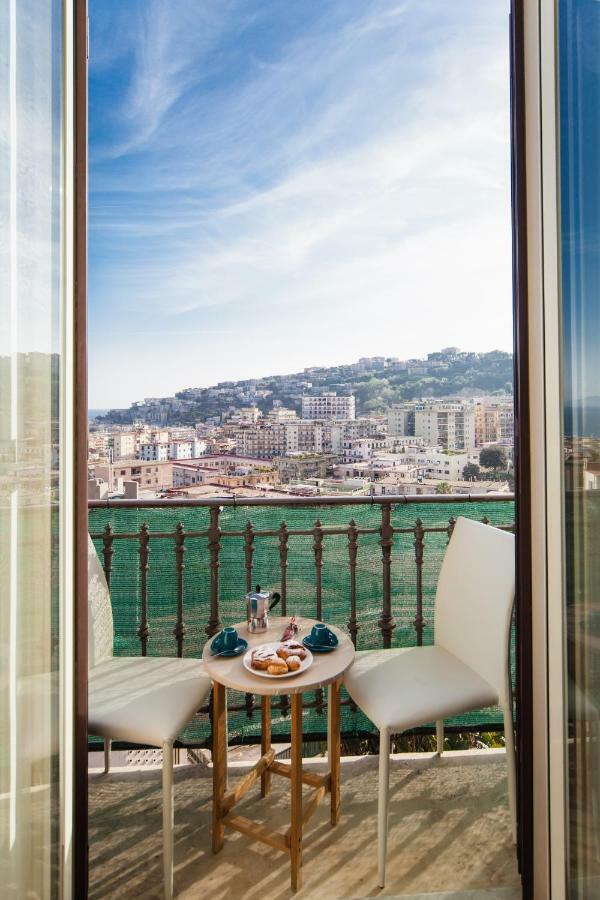 Napolicentro Mare - Sea View Rooms & Suites Exterior foto