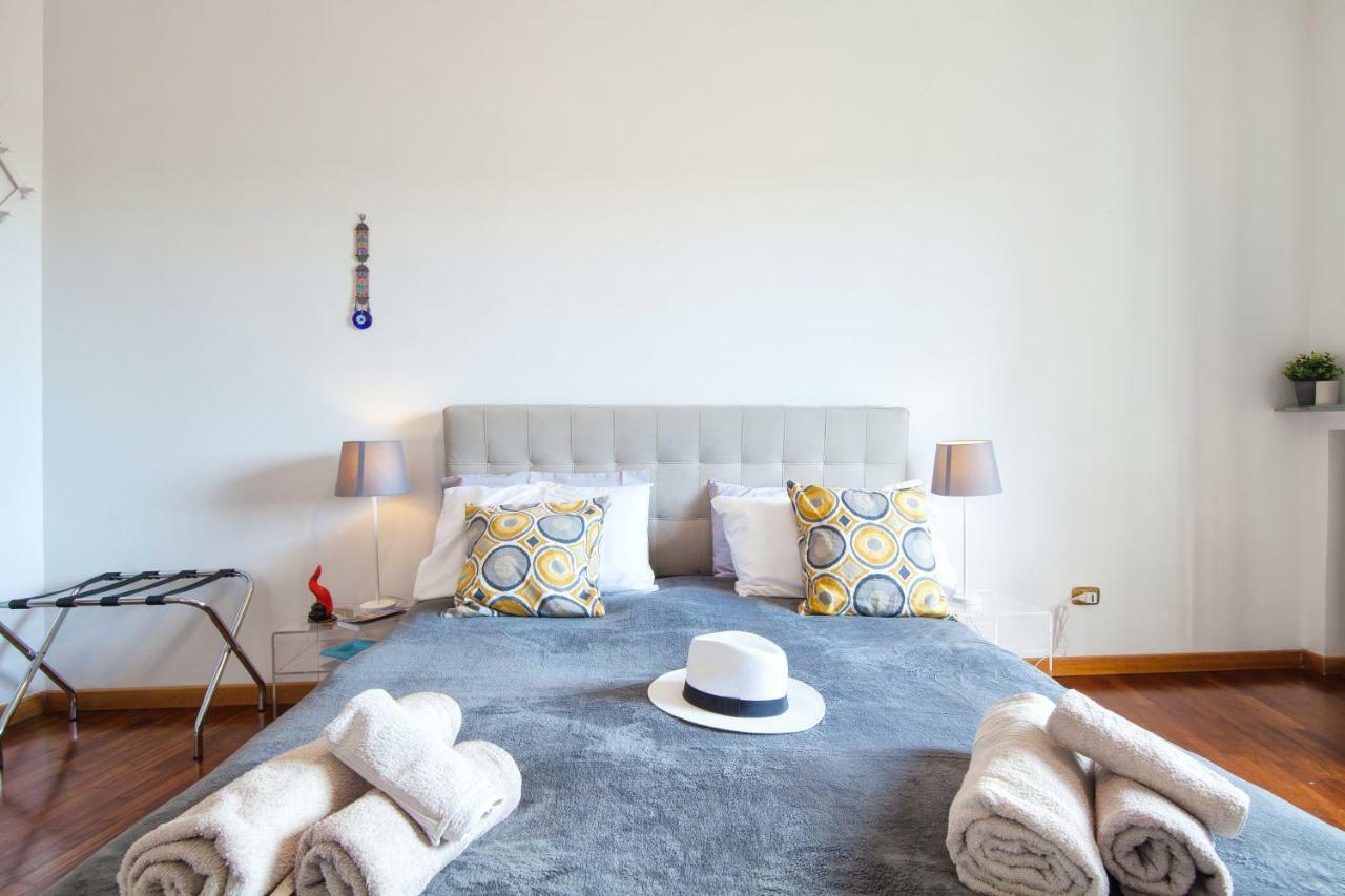 Napolicentro Mare - Sea View Rooms & Suites Exterior foto