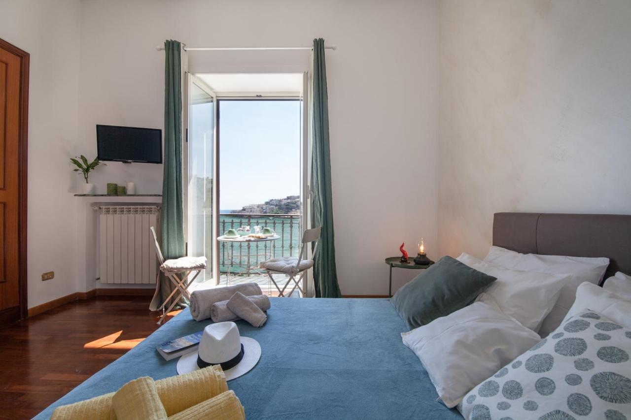 Napolicentro Mare - Sea View Rooms & Suites Exterior foto