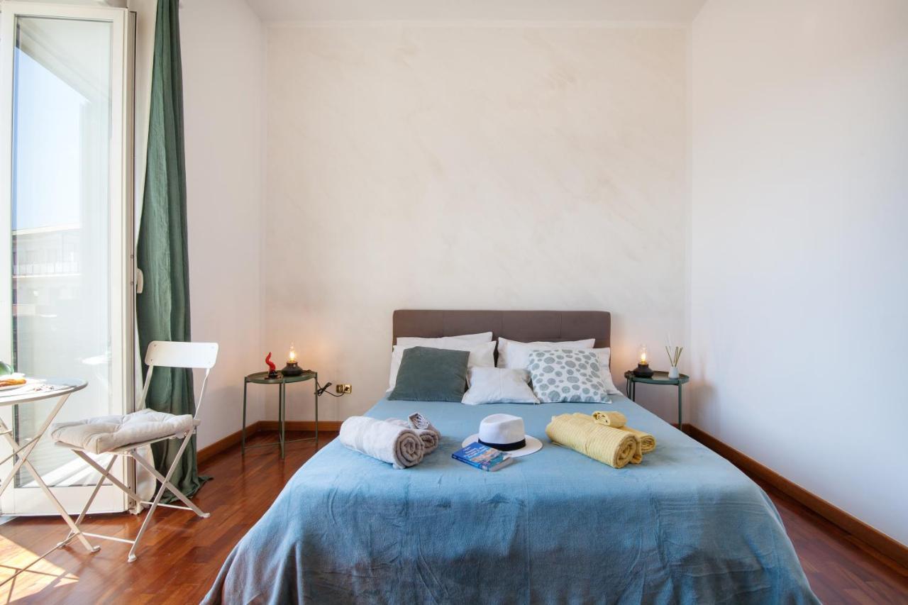 Napolicentro Mare - Sea View Rooms & Suites Exterior foto